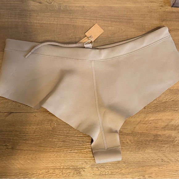 SKIMS Pants - SKIMS Women's Scuba Cheeky Swim Bottoms